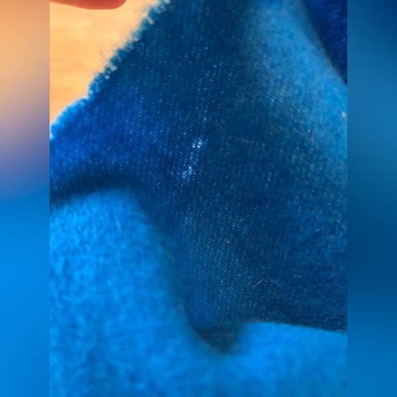 B. Alman a Co blue scarf - Picture 4 of 6